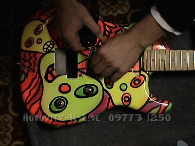 Gitarmitpickups&Hand711.JPG